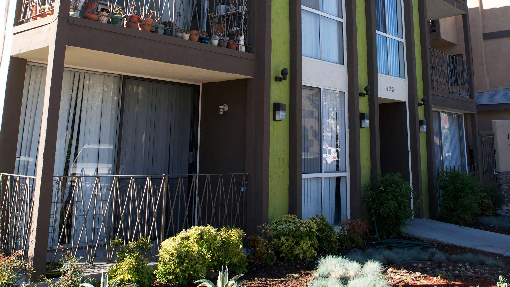 Lime on 4th exterior building view