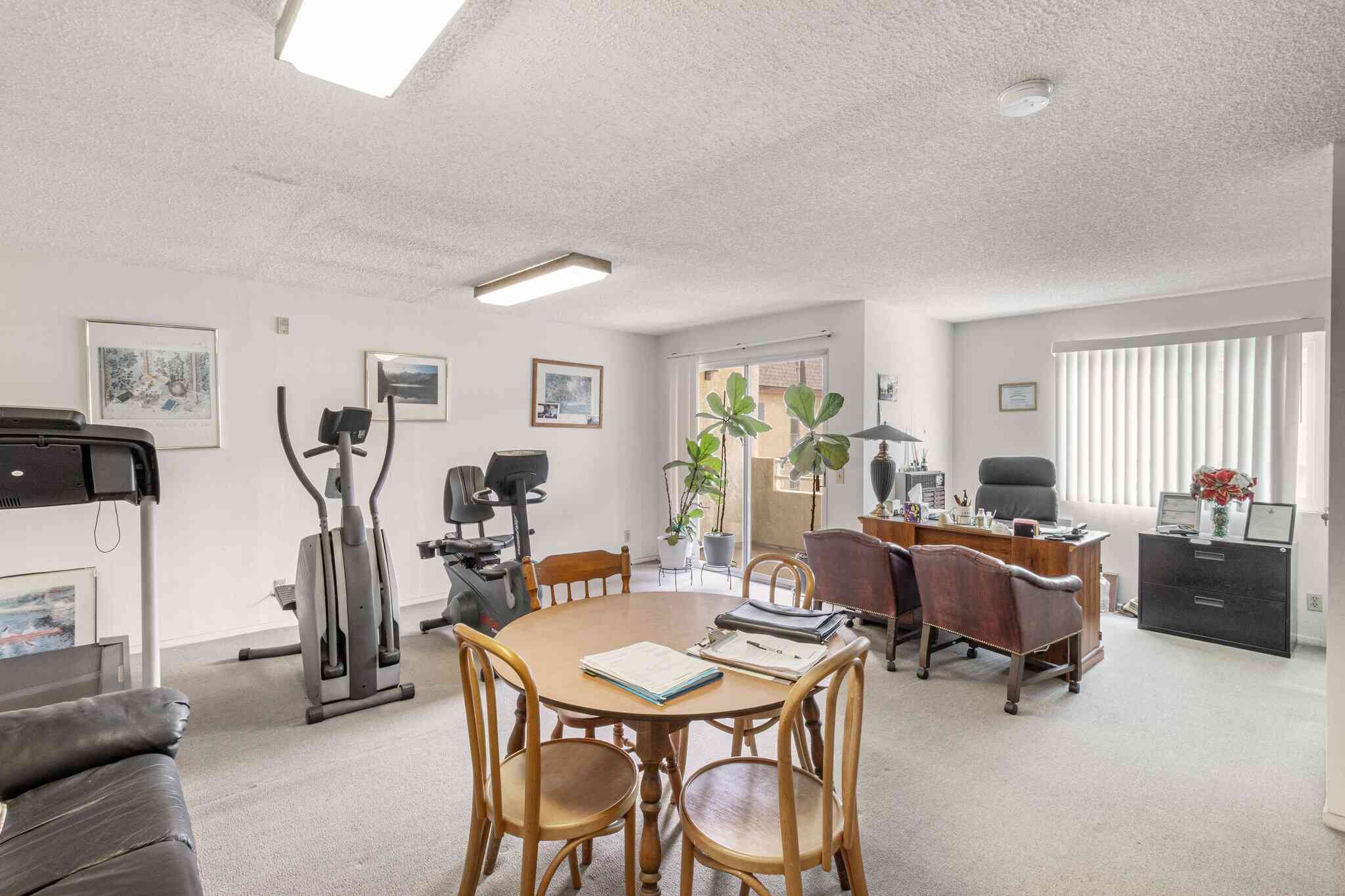 villa virigina apartment gym equipment office