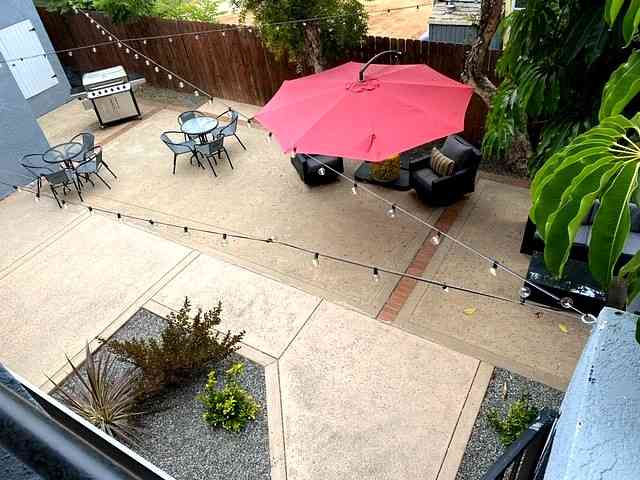 elm court apartments outdoor community courtyard with bbq grill station