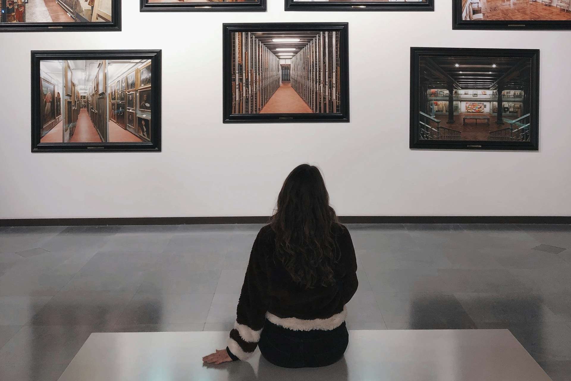 Art gallery near The Long Beach Collection